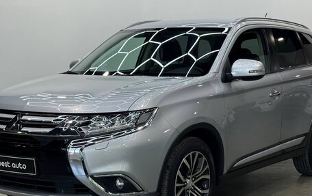 Mitsubishi Outlander III рестайлинг 3, 2015 год, 2 390 000 рублей, 2 фотография