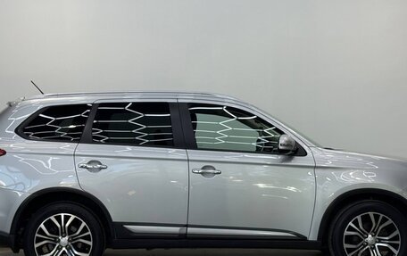 Mitsubishi Outlander III рестайлинг 3, 2015 год, 2 390 000 рублей, 5 фотография
