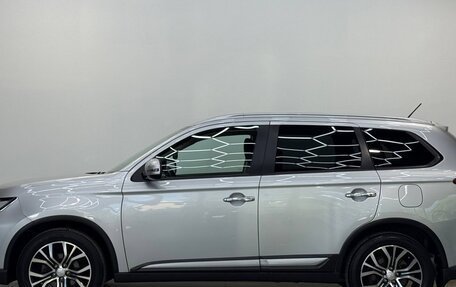 Mitsubishi Outlander III рестайлинг 3, 2015 год, 2 390 000 рублей, 6 фотография
