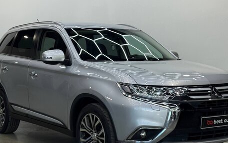 Mitsubishi Outlander III рестайлинг 3, 2015 год, 2 390 000 рублей, 4 фотография