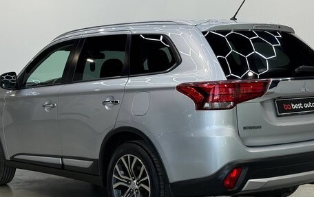 Mitsubishi Outlander III рестайлинг 3, 2015 год, 2 390 000 рублей, 7 фотография