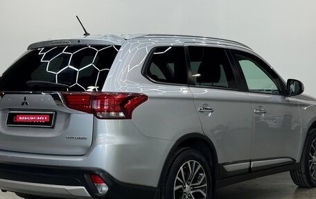 Mitsubishi Outlander III рестайлинг 3, 2015 год, 2 390 000 рублей, 9 фотография
