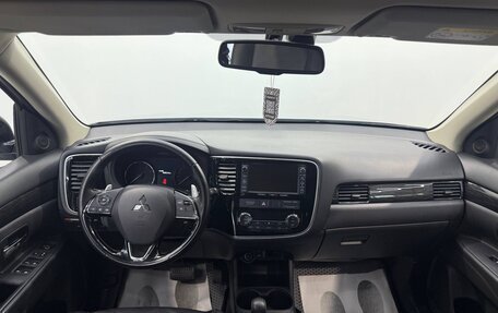 Mitsubishi Outlander III рестайлинг 3, 2015 год, 2 390 000 рублей, 17 фотография