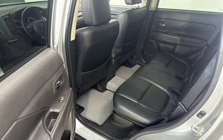 Mitsubishi Outlander III рестайлинг 3, 2015 год, 2 390 000 рублей, 24 фотография