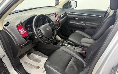 Mitsubishi Outlander III рестайлинг 3, 2015 год, 2 390 000 рублей, 38 фотография