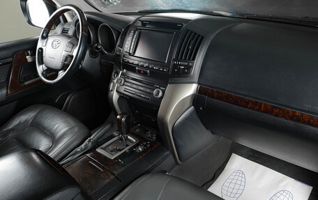 Toyota Land Cruiser 200, 2010 год, 3 159 000 рублей, 11 фотография