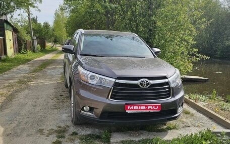 Toyota Highlander III, 2015 год, 3 250 000 рублей, 1 фотография