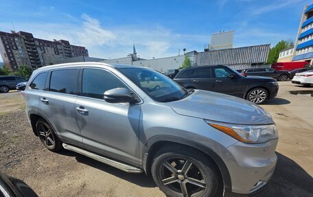 Toyota Highlander III, 2014 год, 2 950 000 рублей, 3 фотография