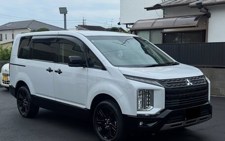 Mitsubishi Delica D:5 I, 2023 год, 2 850 000 рублей, 2 фотография
