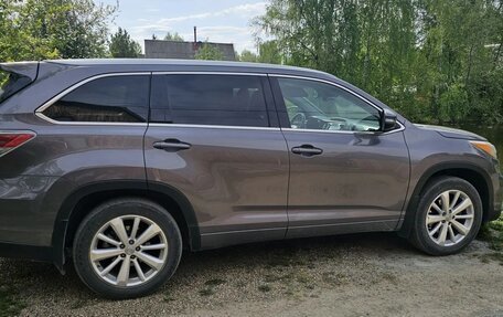 Toyota Highlander III, 2015 год, 3 250 000 рублей, 4 фотография