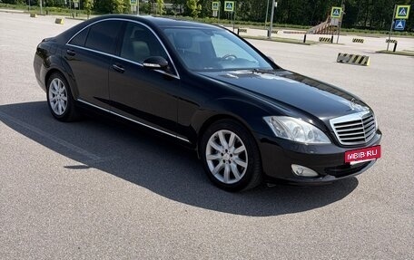 Mercedes-Benz S-Класс, 2008 год, 1 550 000 рублей, 2 фотография