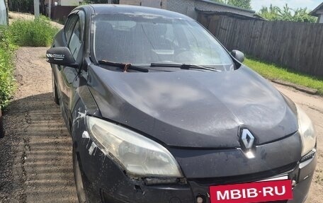 Renault Megane III, 2013 год, 350 000 рублей, 2 фотография