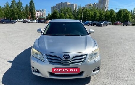Toyota Camry, 2010 год, 990 000 рублей, 2 фотография