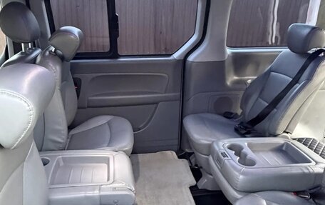 Hyundai Grand Starex Grand Starex I рестайлинг 2, 2012 год, 2 100 000 рублей, 13 фотография
