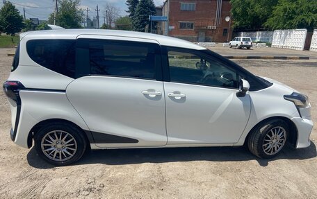 Toyota Sienta II, 2016 год, 1 450 000 рублей, 8 фотография