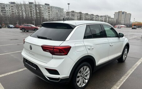 Volkswagen T-Roc I, 2019 год, 1 990 000 рублей, 2 фотография