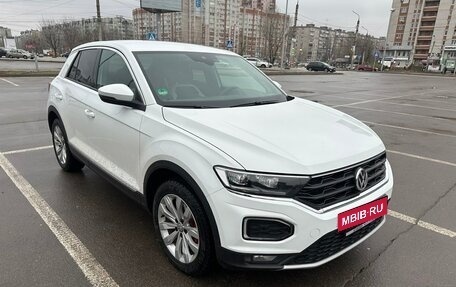 Volkswagen T-Roc I, 2019 год, 1 990 000 рублей, 4 фотография