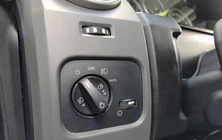 Land Rover Discovery III, 2007 год, 899 800 рублей, 23 фотография
