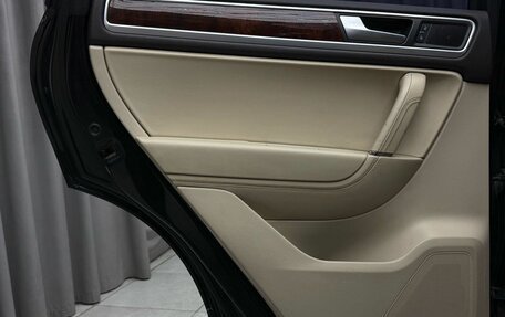 Volkswagen Touareg III, 2011 год, 1 749 000 рублей, 34 фотография