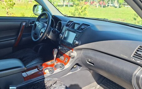 Toyota Highlander III, 2012 год, 1 850 000 рублей, 6 фотография