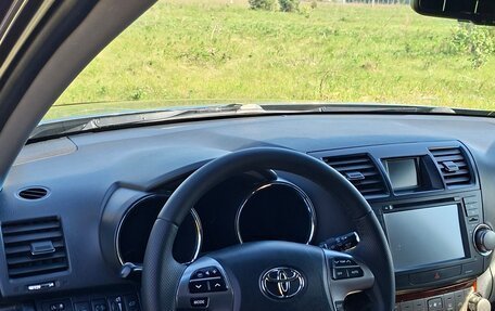 Toyota Highlander III, 2012 год, 1 850 000 рублей, 9 фотография