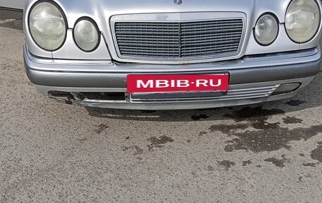 Mercedes-Benz E-Класс, 1996 год, 210 000 рублей, 2 фотография