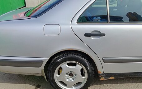 Mercedes-Benz E-Класс, 1996 год, 210 000 рублей, 11 фотография