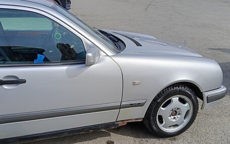 Mercedes-Benz E-Класс, 1996 год, 210 000 рублей, 12 фотография