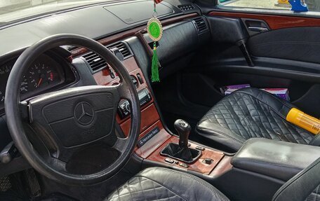Mercedes-Benz E-Класс, 1996 год, 210 000 рублей, 19 фотография