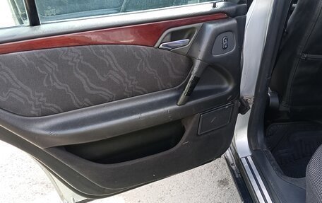 Mercedes-Benz E-Класс, 1996 год, 210 000 рублей, 24 фотография