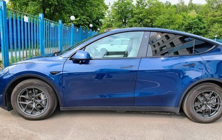 Tesla Model Y I, 2021 год, 3 900 000 рублей, 6 фотография