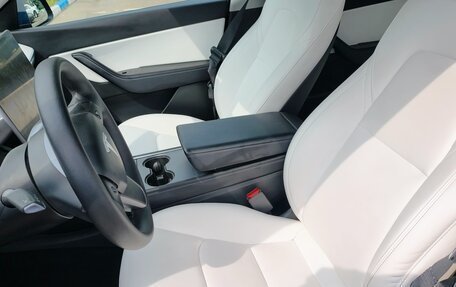 Tesla Model Y I, 2021 год, 3 900 000 рублей, 15 фотография