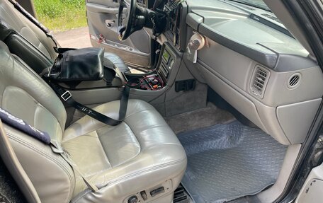 Cadillac Escalade II, 2002 год, 1 600 000 рублей, 11 фотография