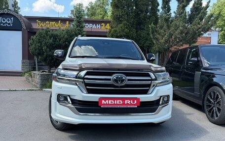 Toyota Land Cruiser 200, 2019 год, 9 000 000 рублей, 2 фотография
