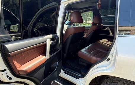 Toyota Land Cruiser 200, 2019 год, 9 000 000 рублей, 10 фотография