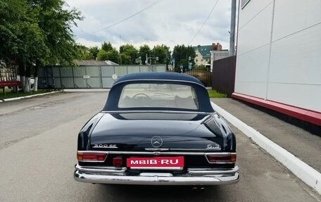 Mercedes-Benz W111, 1965 год, 19 000 000 рублей, 4 фотография