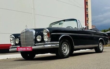 Mercedes-Benz W111, 1965 год, 19 000 000 рублей, 13 фотография