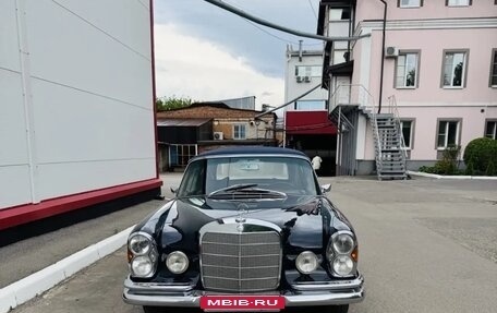 Mercedes-Benz W111, 1965 год, 19 000 000 рублей, 2 фотография