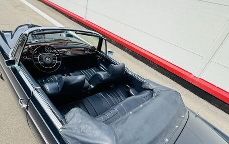Mercedes-Benz W111, 1965 год, 19 000 000 рублей, 17 фотография