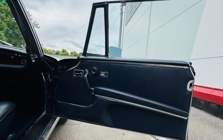 Mercedes-Benz W111, 1965 год, 19 000 000 рублей, 33 фотография