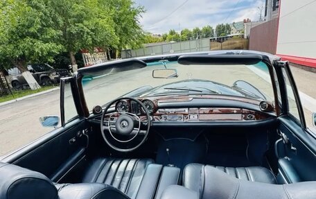 Mercedes-Benz W111, 1965 год, 19 000 000 рублей, 24 фотография