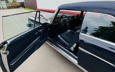 Mercedes-Benz W111, 1965 год, 19 000 000 рублей, 38 фотография