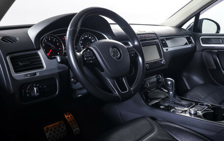 Volkswagen Touareg III, 2016 год, 2 960 000 рублей, 15 фотография