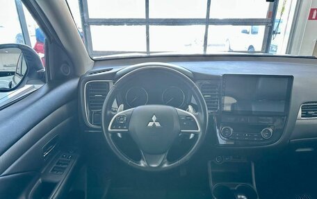 Mitsubishi Outlander III рестайлинг 3, 2014 год, 1 549 900 рублей, 8 фотография