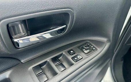 Mitsubishi Outlander III рестайлинг 3, 2014 год, 1 549 900 рублей, 12 фотография