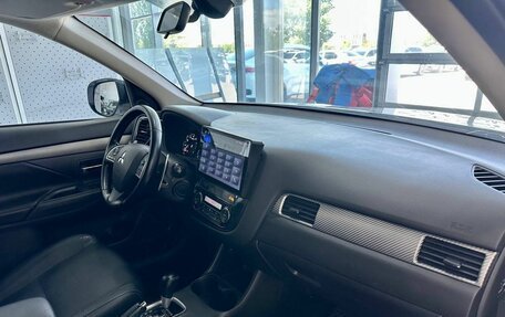 Mitsubishi Outlander III рестайлинг 3, 2014 год, 1 549 900 рублей, 10 фотография