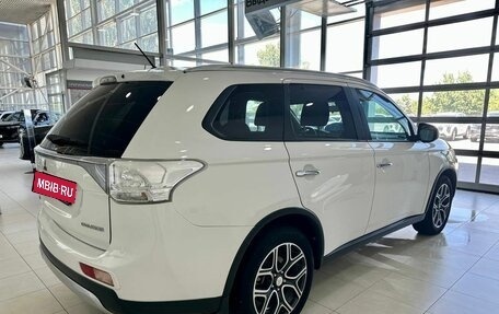 Mitsubishi Outlander III рестайлинг 3, 2014 год, 1 549 900 рублей, 4 фотография