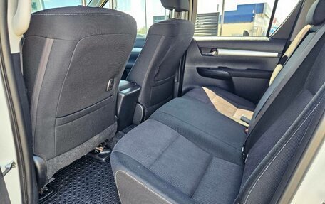 Toyota Hilux VIII, 2019 год, 2 650 000 рублей, 20 фотография