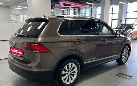 Volkswagen Tiguan II, 2017 год, 1 890 000 рублей, 6 фотография