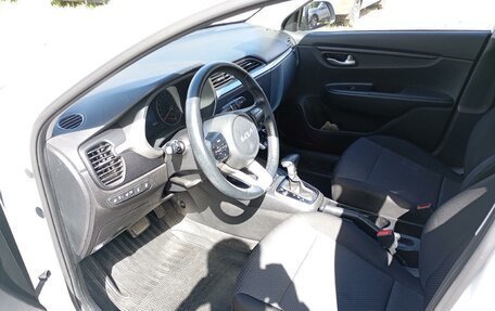 KIA Rio IV, 2021 год, 1 779 000 рублей, 8 фотография